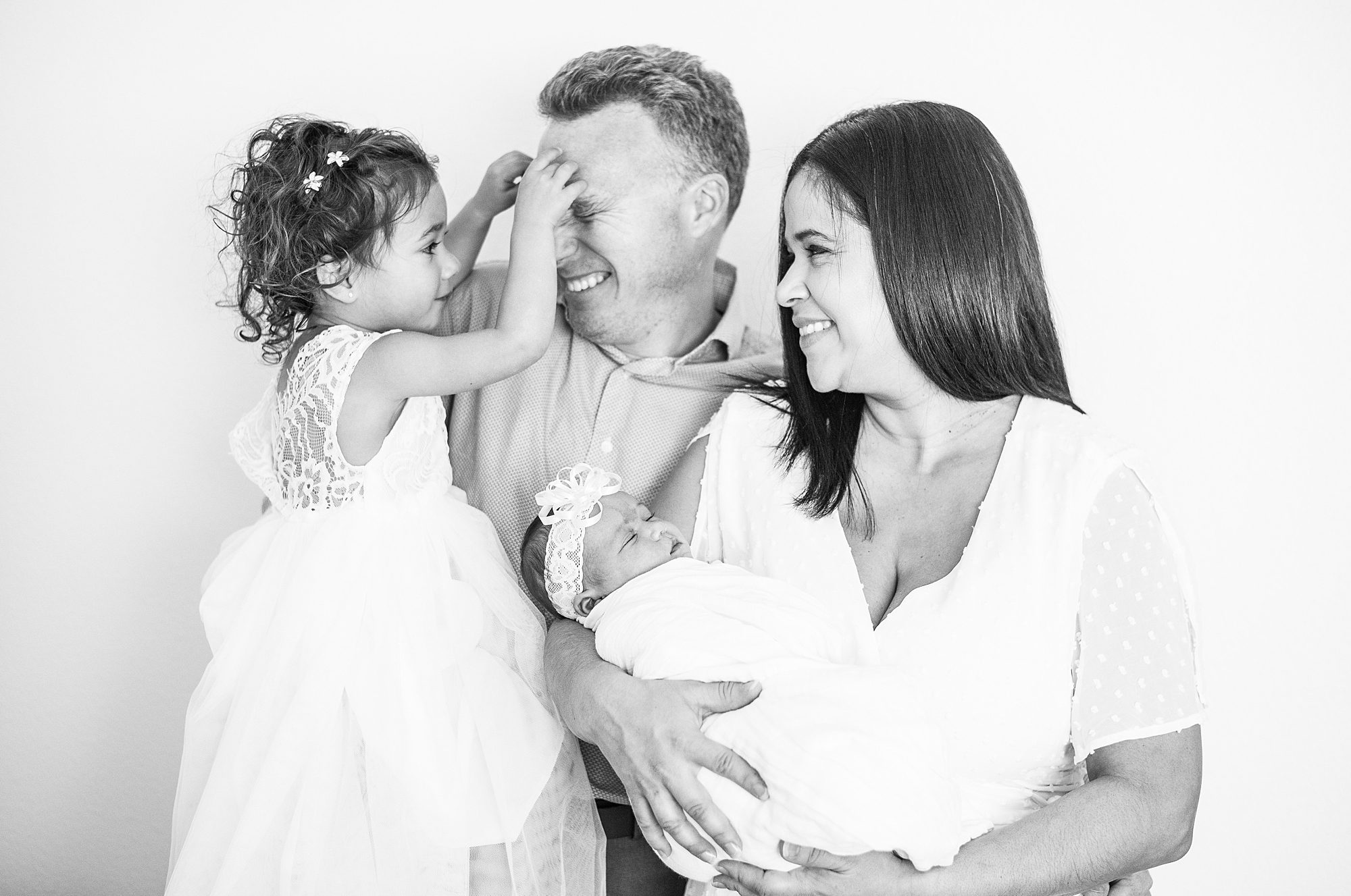 candid family portraits by San Diego Family photographer